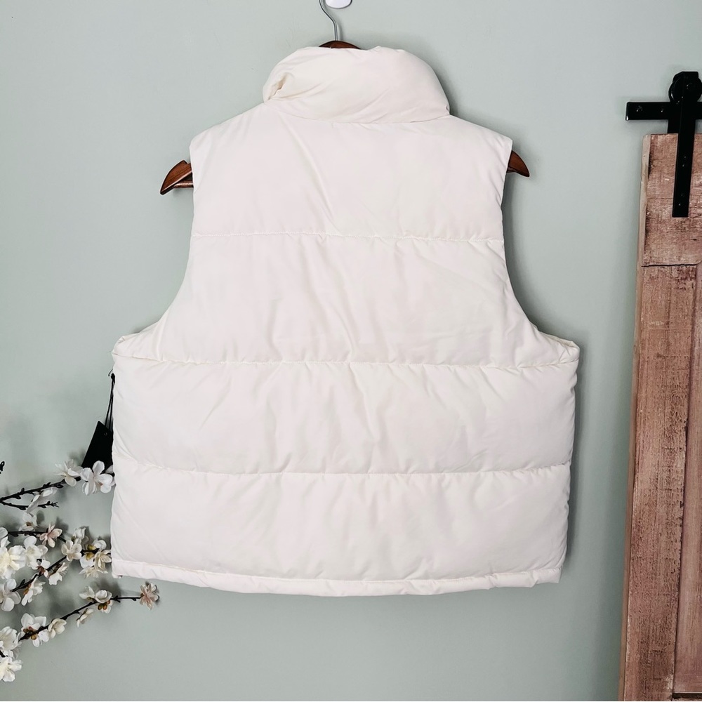 Forever 21+ Zip Front Quilted Vest NWT Size 1X - Picture 5 of 6